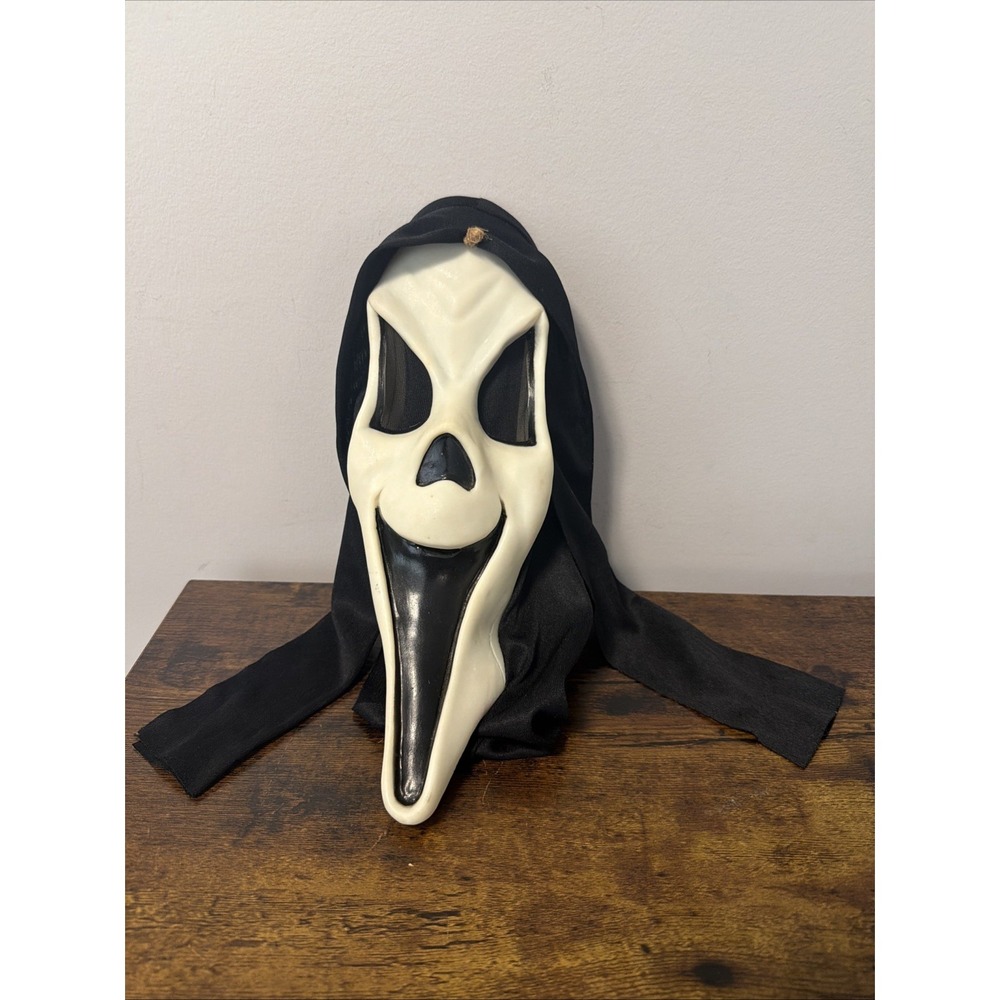 VTG 90s/Y2K Scream Mask Fun World, Smiling/Grin Ghost Face Glow-In-The-Dark 9206
